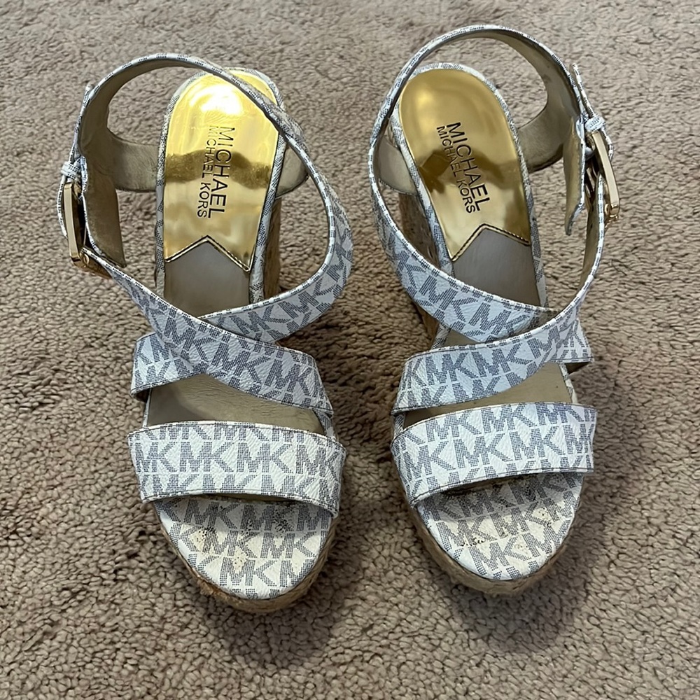 Michael Kors White & Navy Patterned Wedges, Size 7.5